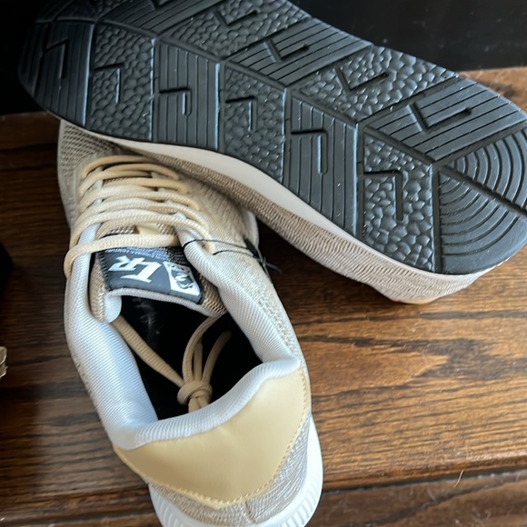 New inbox Conzuri tan sneakers! I paid $154.99. Ery nice! - Picture 7 of 7